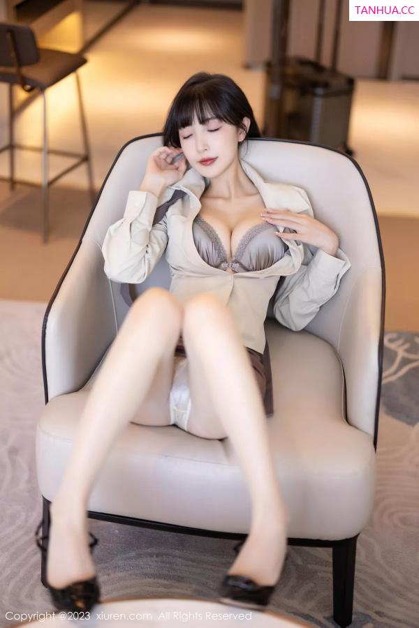 林星阑  [XiuRen]高清写真图 2023.11.30 No.7745 林星阑 短裙美腿第37张图片